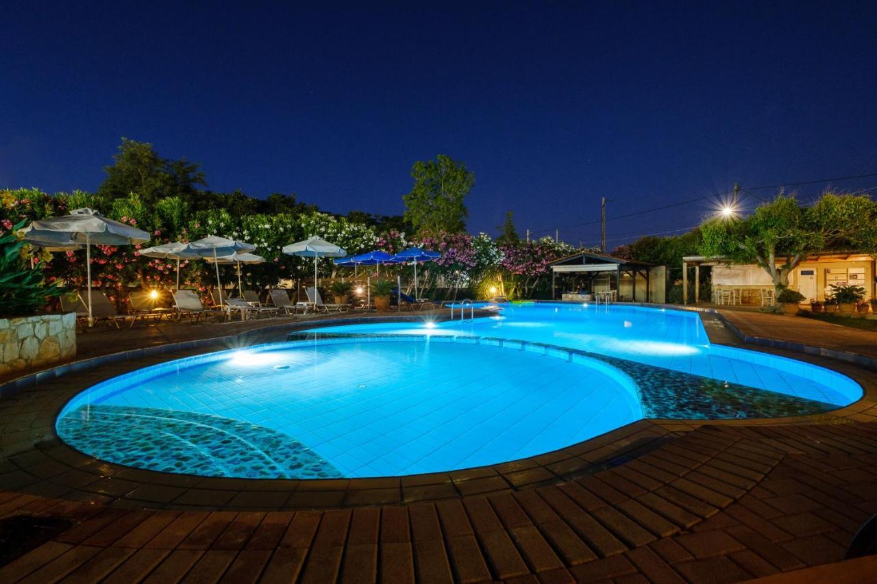 Lefka Apartments Parigoria Екстериор снимка
