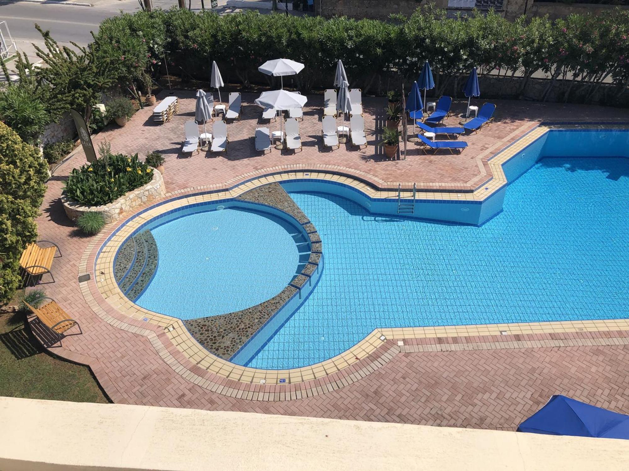 Lefka Apartments Parigoria Екстериор снимка